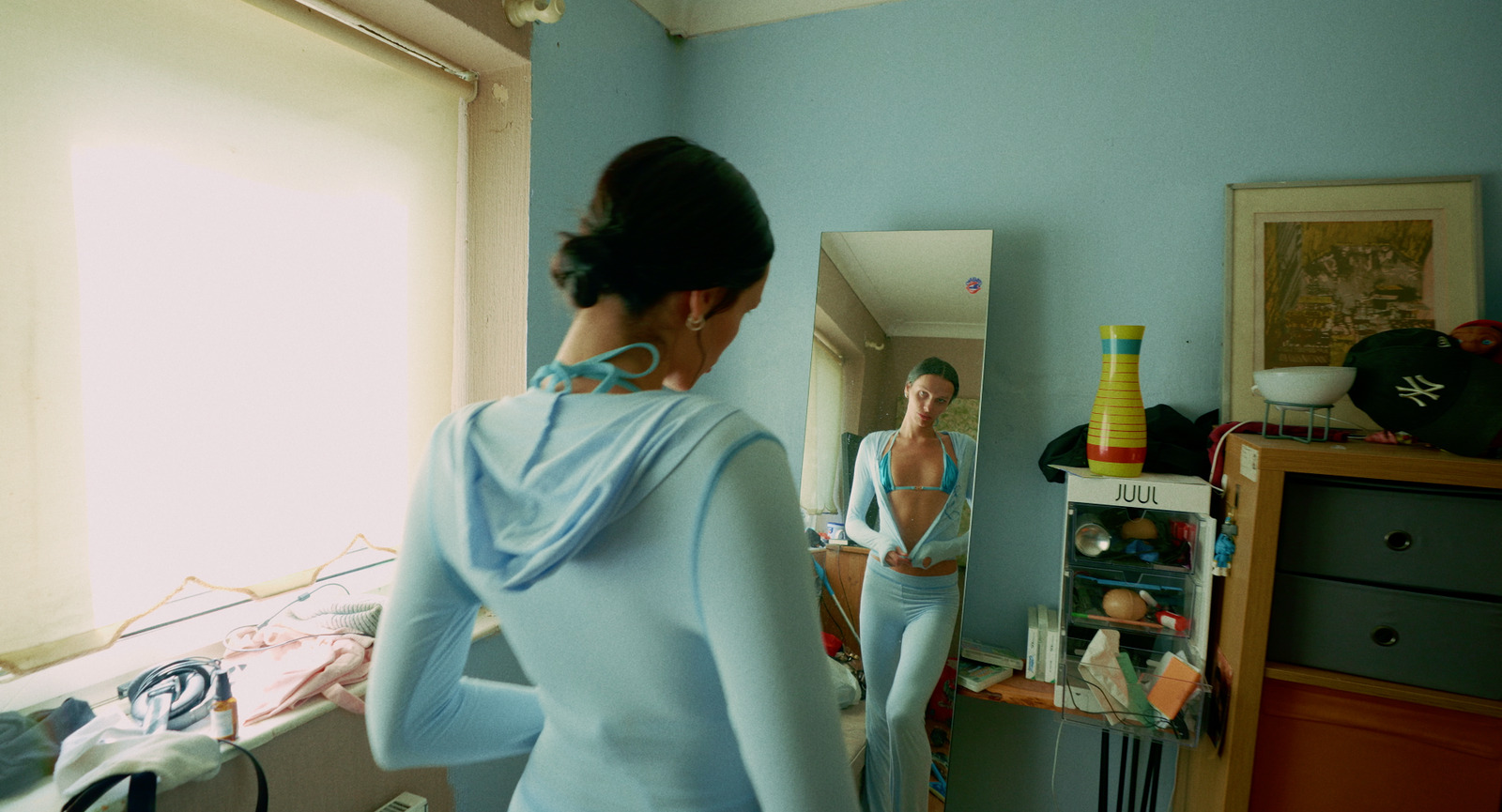 B Good, music video directed by Joseph Wilson for Chloé Caillet. Colour grade by Anibal Castaño, Grade by Humans (still 10)