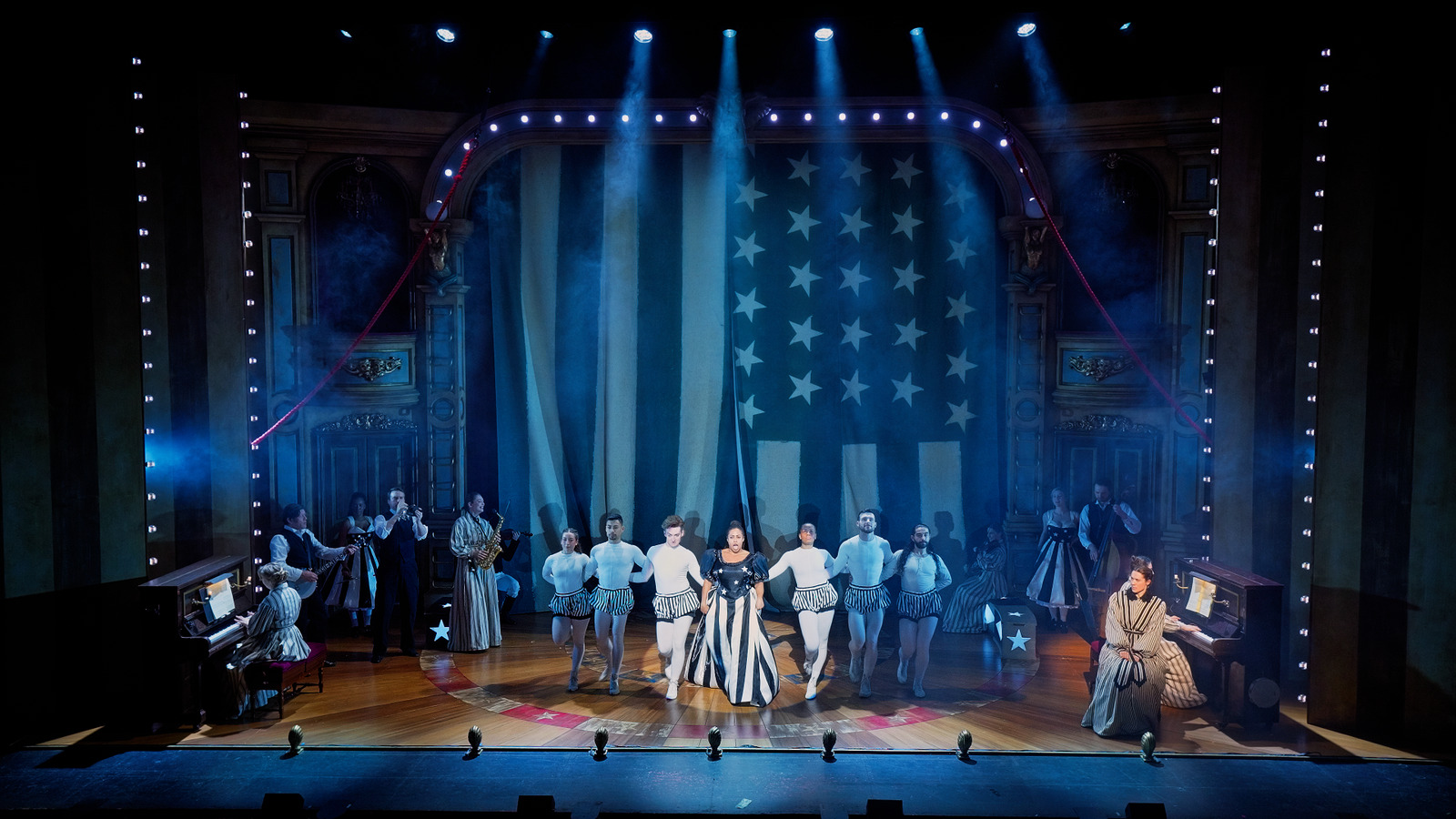 Barnum, theatre trailer for Studio Twenty. Colour grade by Anibal Castaño, Grade by Humans (still 4)