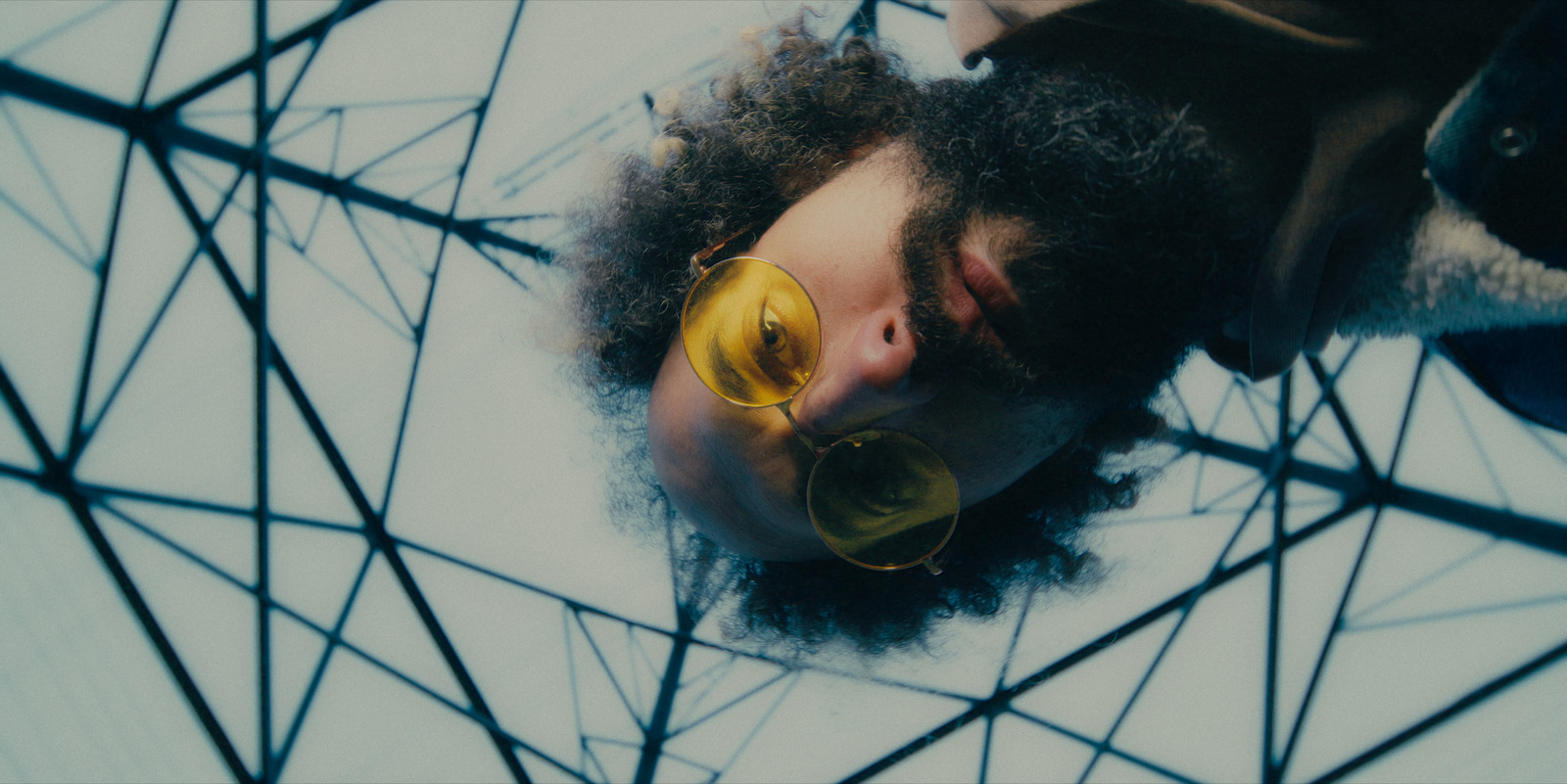 Casual Stream, fashion film directed by Anibal Castaño for @gionatanscali. Colour grade by Anibal Castaño, Grade by Humans (still 4)