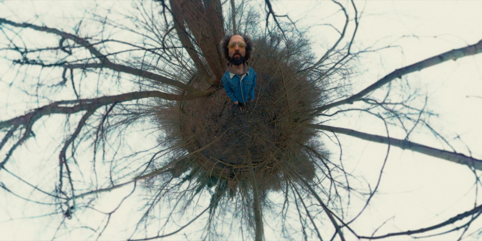 Casual Stream, fashion film directed by Anibal Castaño for @gionatanscali. Colour grade by Anibal Castaño, Grade by Humans (still 16)