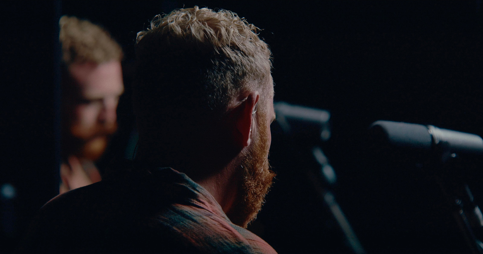 Dysphoria, live performance directed by Joseph Wilson for Tom Rasmussen · Abbey Road × Gay Times. Colour grade by Anibal Castaño, Grade by Humans (still 9)