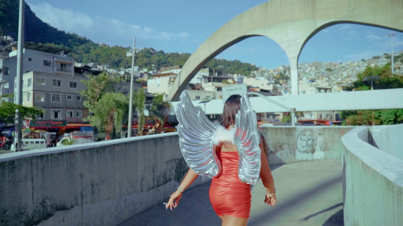 LUA, music video directed by Joseph Wilson for Nowness. Colour grade by Anibal Castaño, Grade by Humans (still 2)