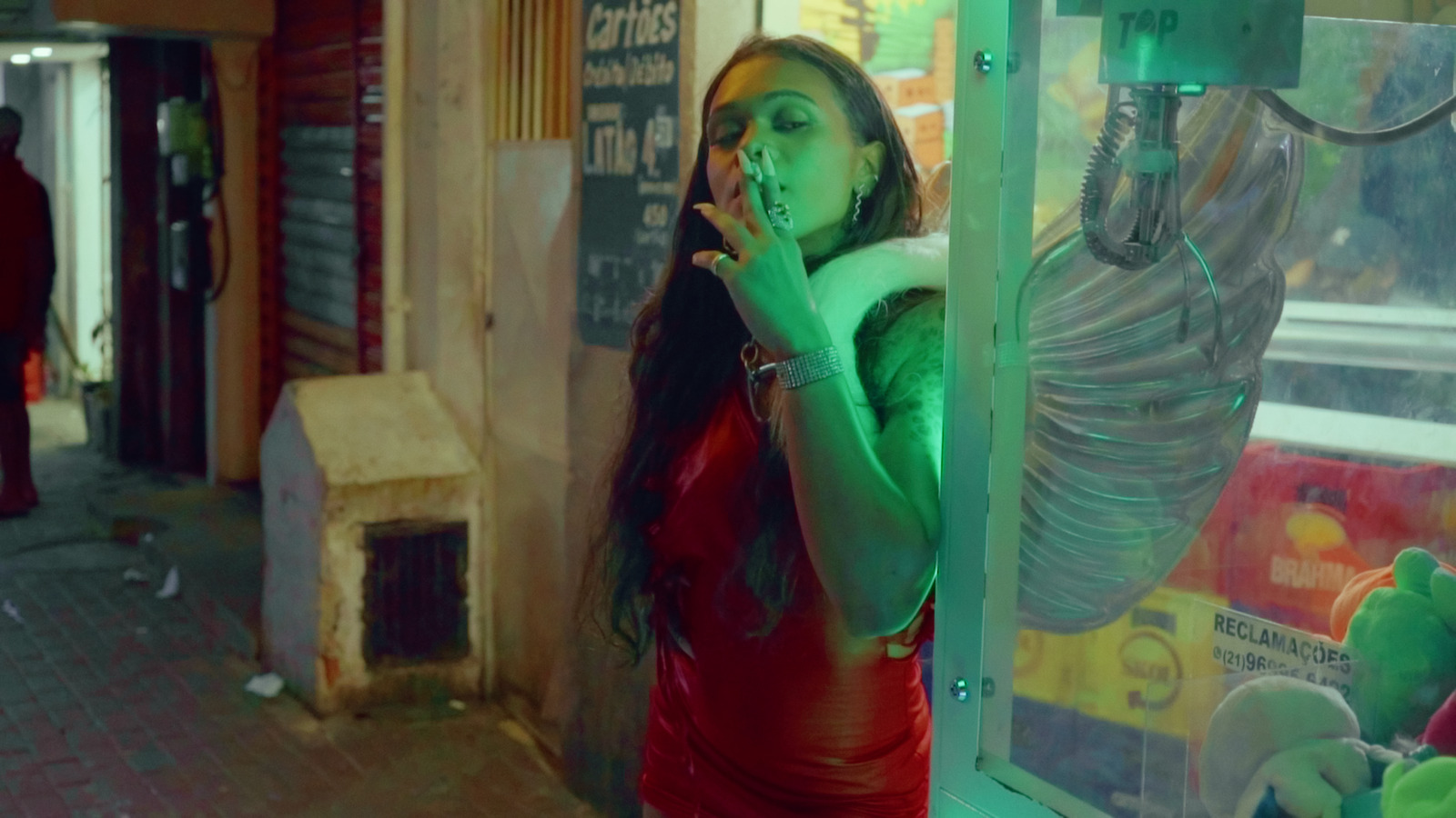 LUA, music video directed by Joseph Wilson for Nowness. Colour grade by Anibal Castaño, Grade by Humans (still 11)