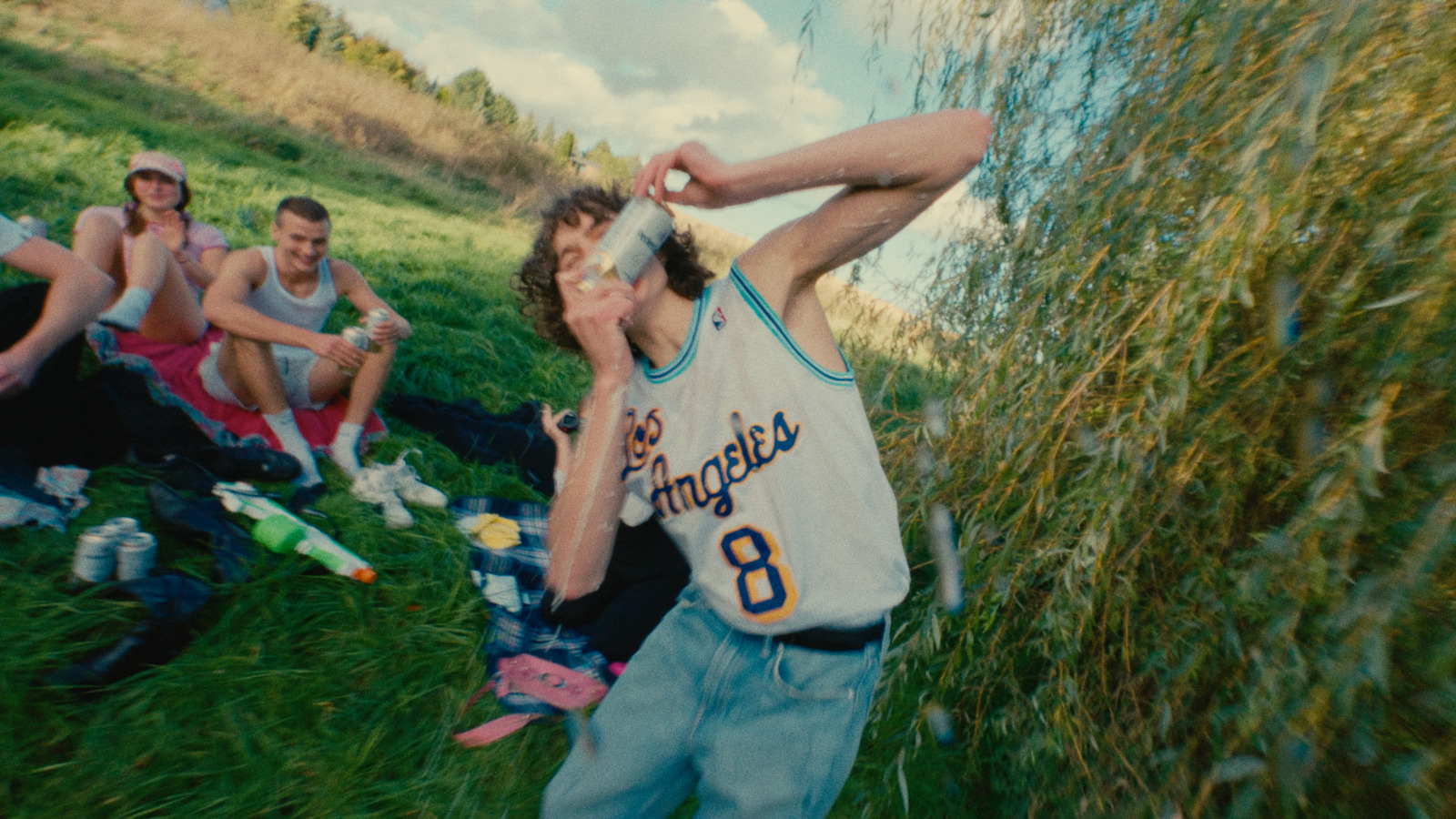 Rose, music video directed by voidform for @leereflascheleeresherz. Colour grade by Anibal Castaño, Grade by Humans (still 2)