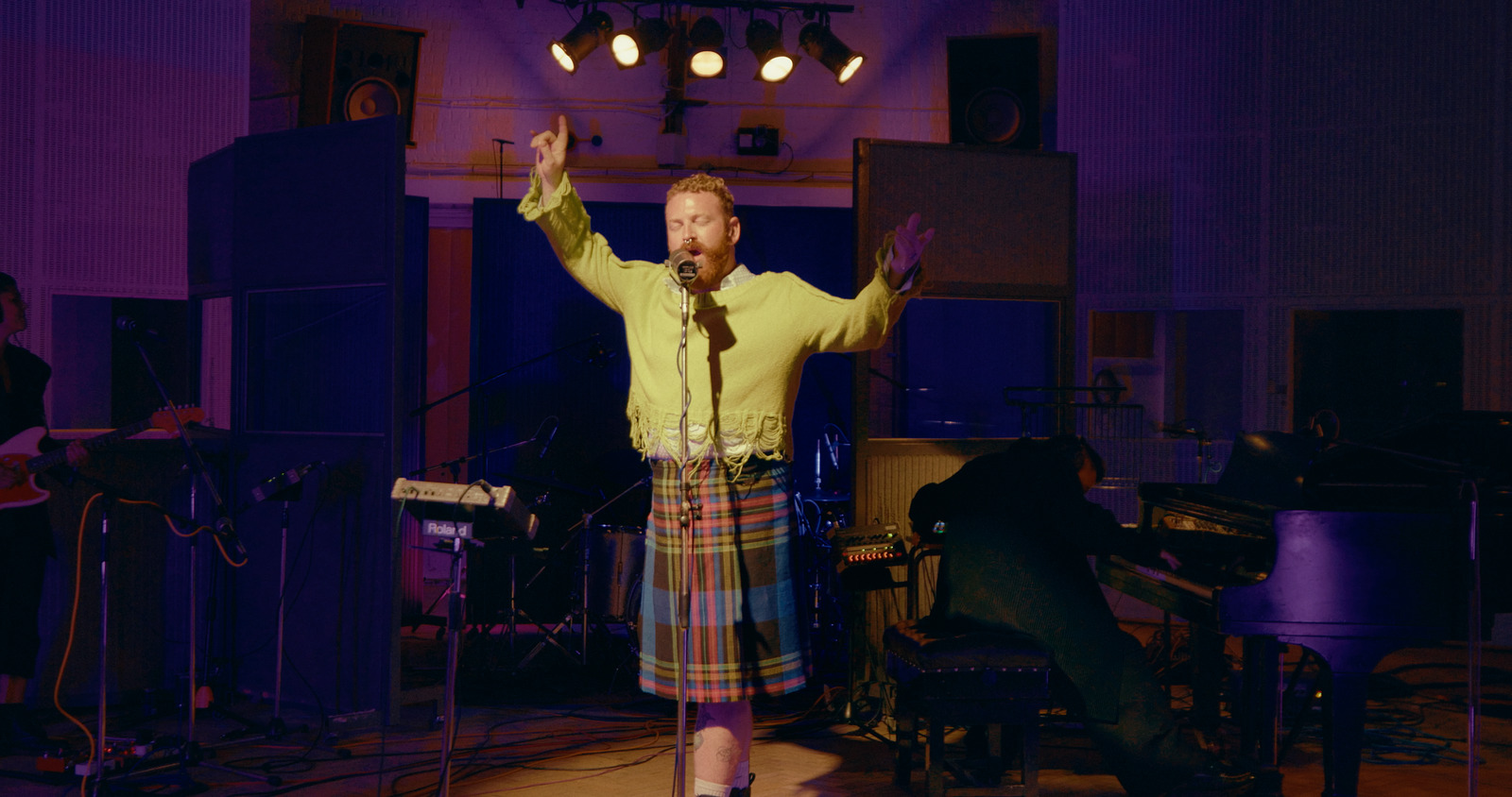 Street Violence × Tom Rasmussen, live performance directed by Joseph Wilson for Abbey Road × Gay Times. Colour grade by Anibal Castaño, Grade by Humans (still 2)