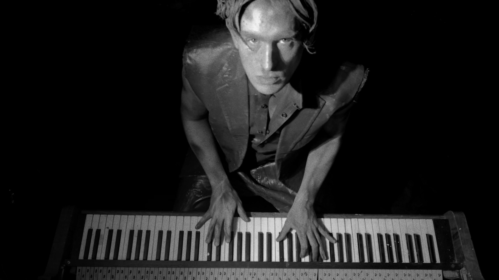 The Bowline Knot, music video directed by Joseph Wilson for Patrick Wolf. Colour grade by Anibal Castaño, Grade by Humans (still 10)