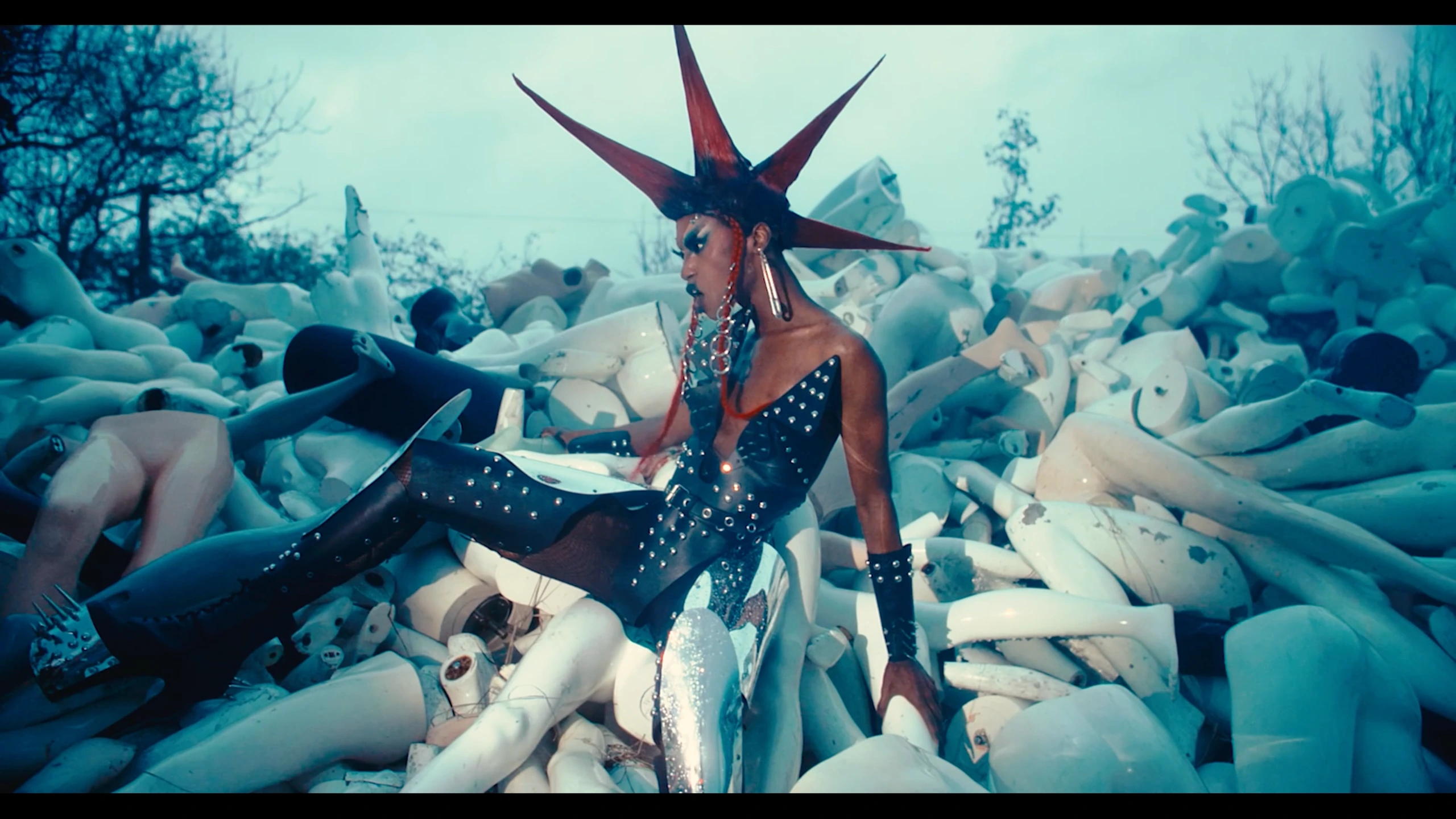 Black Peppa — Another One Bites the Dust, directed by Joseph Wilson. Cinematography by Anibal Castaño, still 9