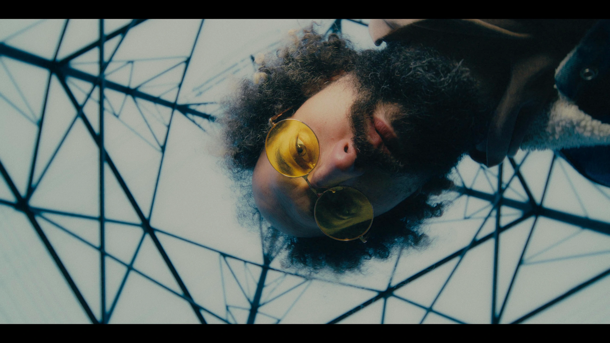 Casual Stream, music video. Cinematography by Anibal Castaño, still 1
