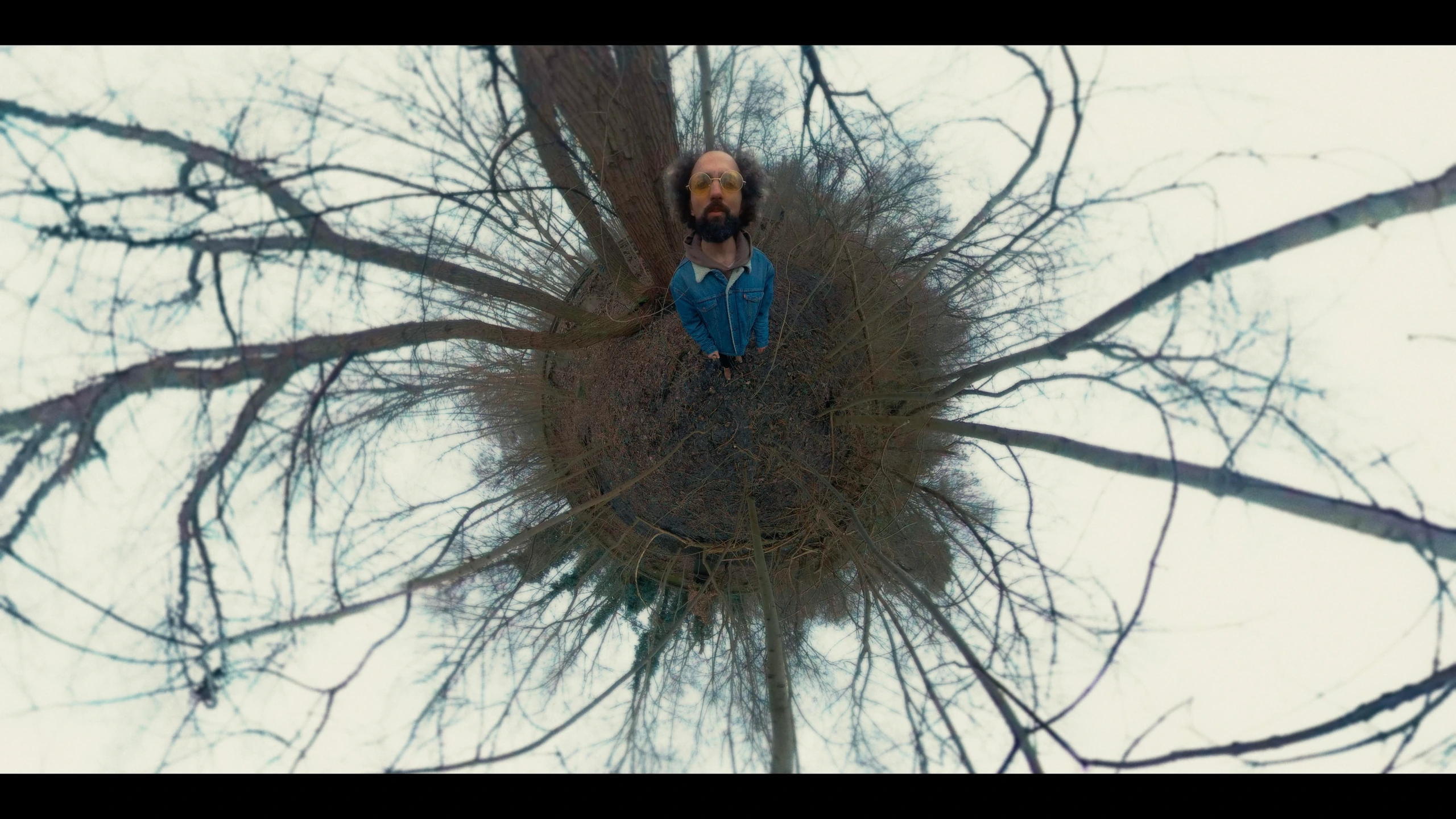 Casual Stream, music video. Cinematography by Anibal Castaño, still 7