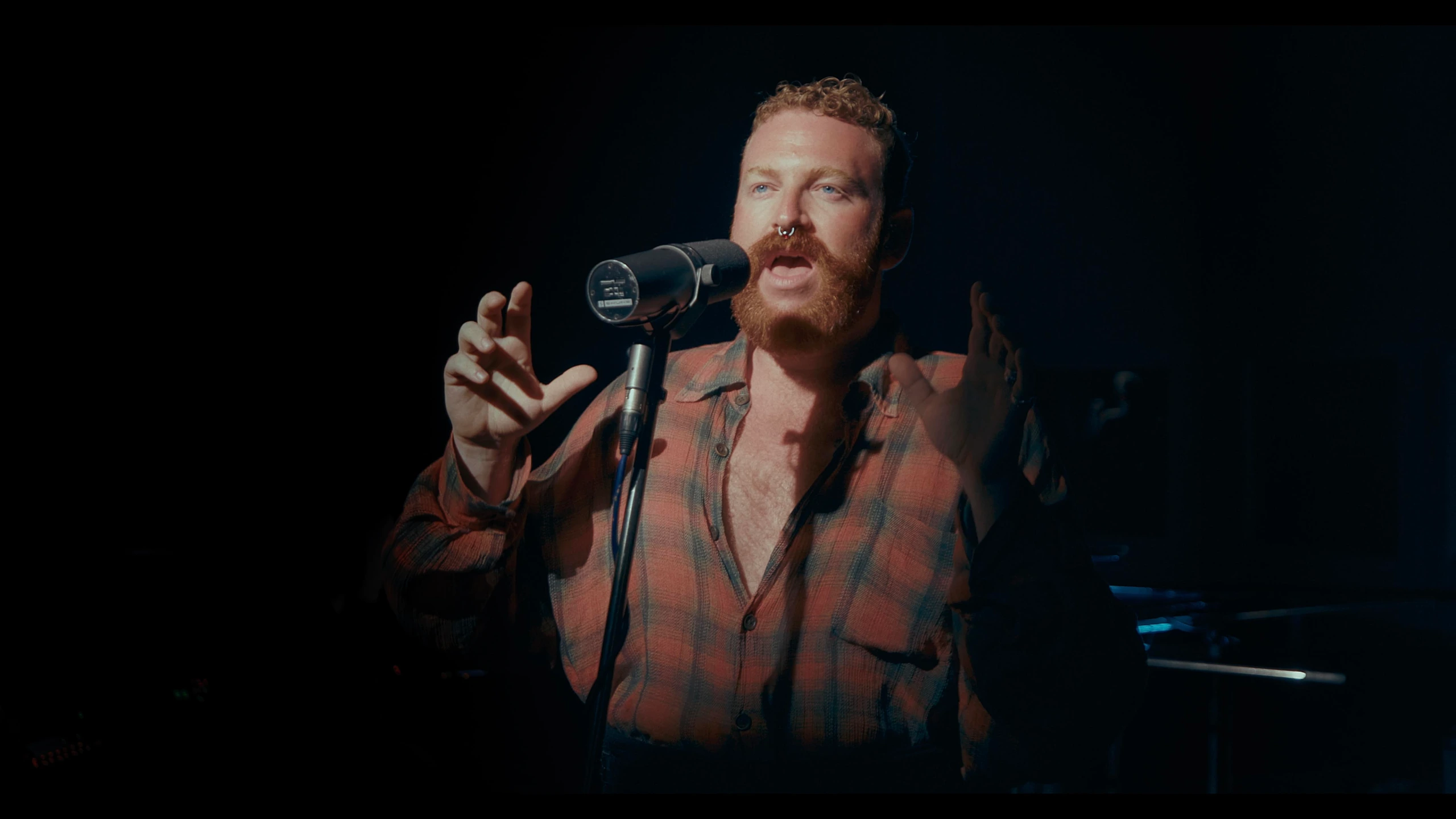Dysphoria — Tom Rasmussen, live performance directed by Joseph Wilson. Cinematography by Anibal Castaño, still 7