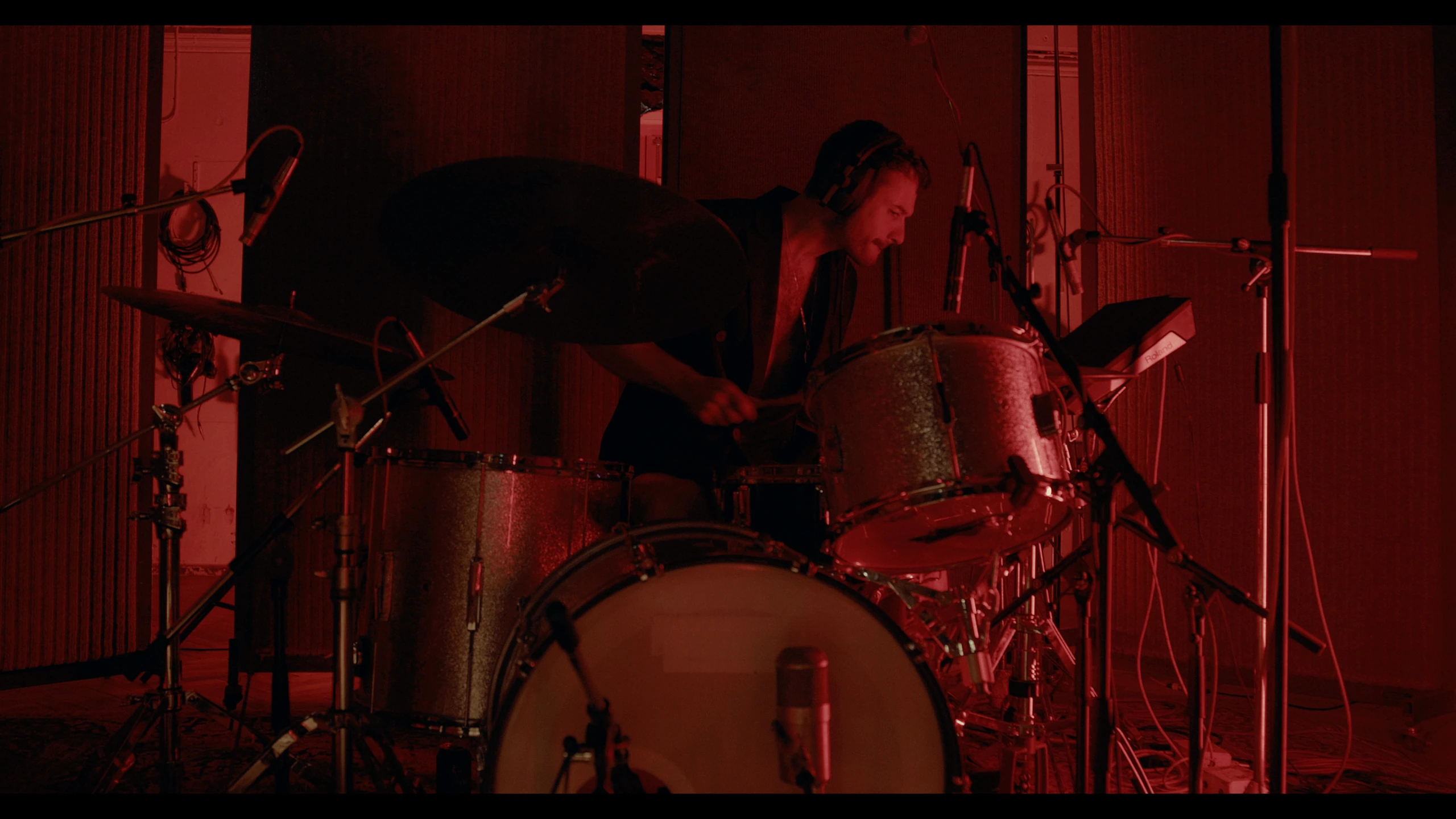 In for the Kill, narrative. Cinematography by Anibal Castaño, still 8
