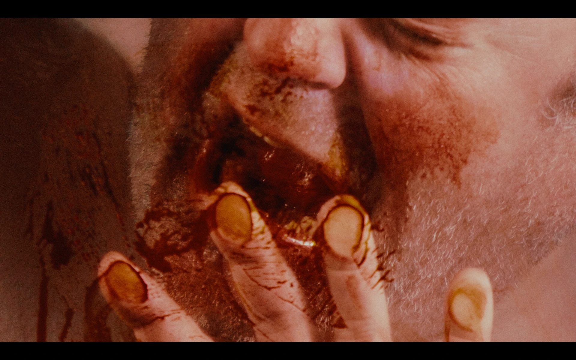 MOAN, short film directed by Joseph Icaro. Cinematography by Anibal Castaño, still 9