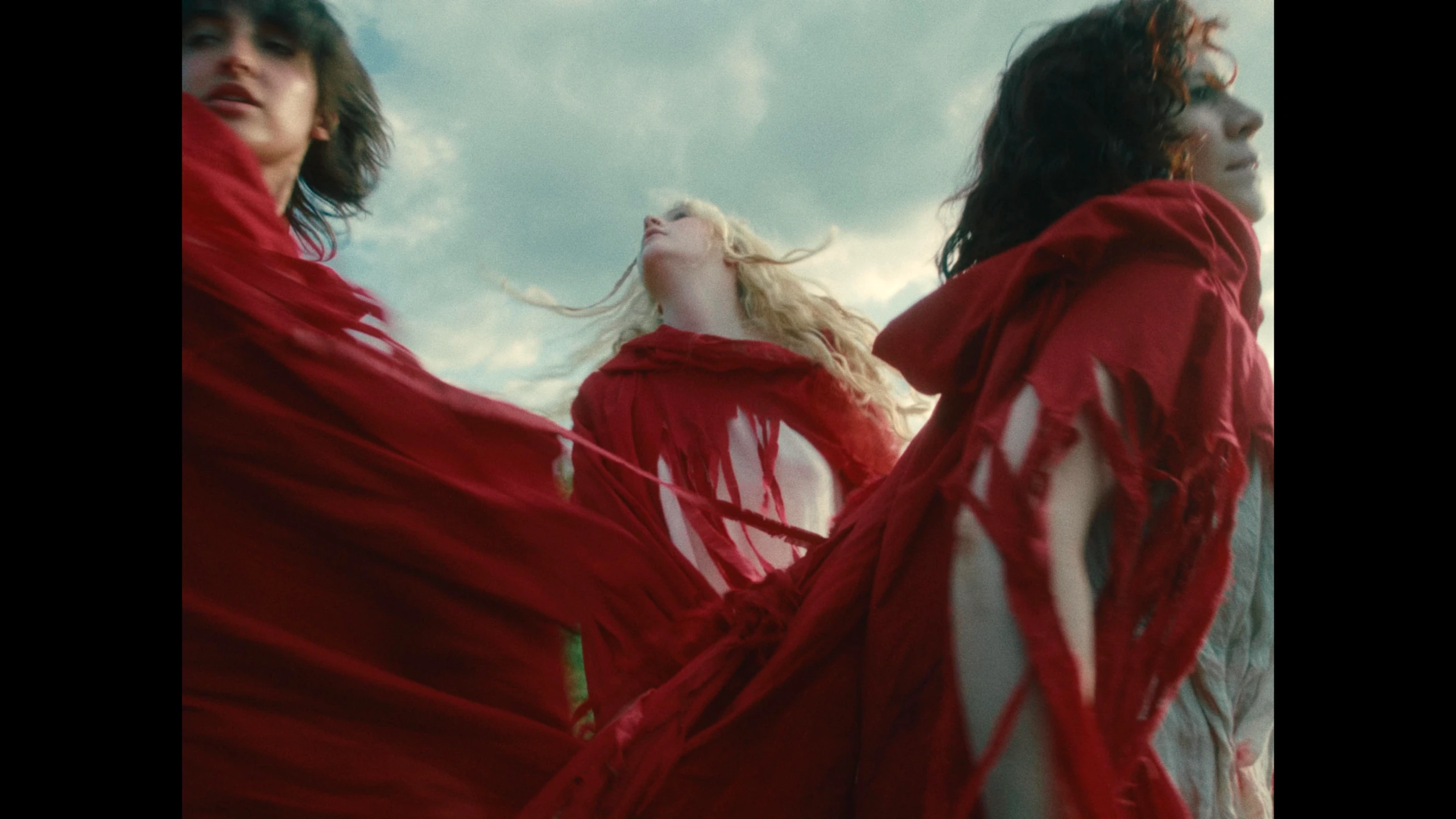 NOM, short film directed by Ananda Siml. Cinematography by Anibal Castaño, still 11