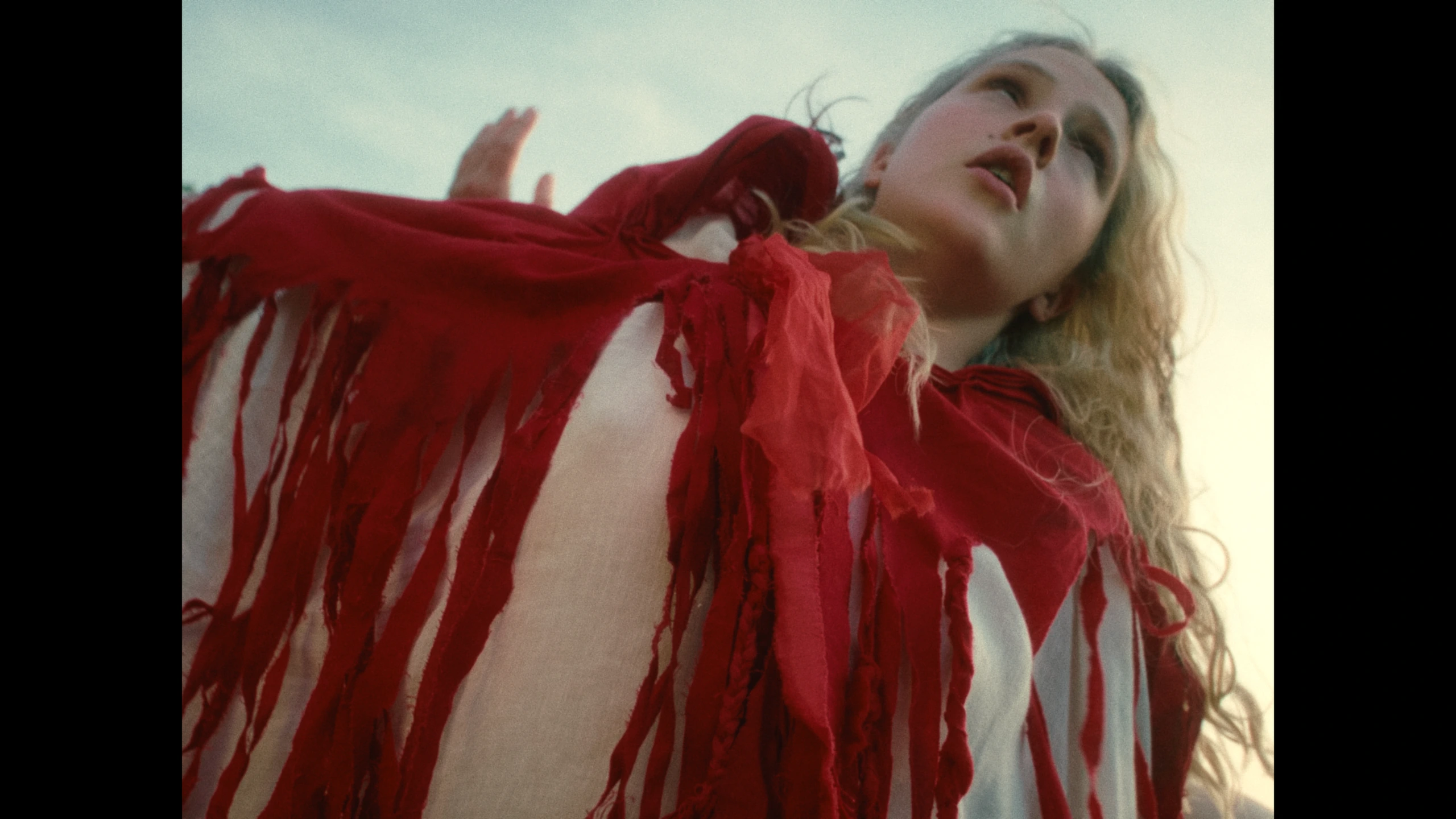 NOM, short film directed by Ananda Siml. Cinematography by Anibal Castaño, still 9