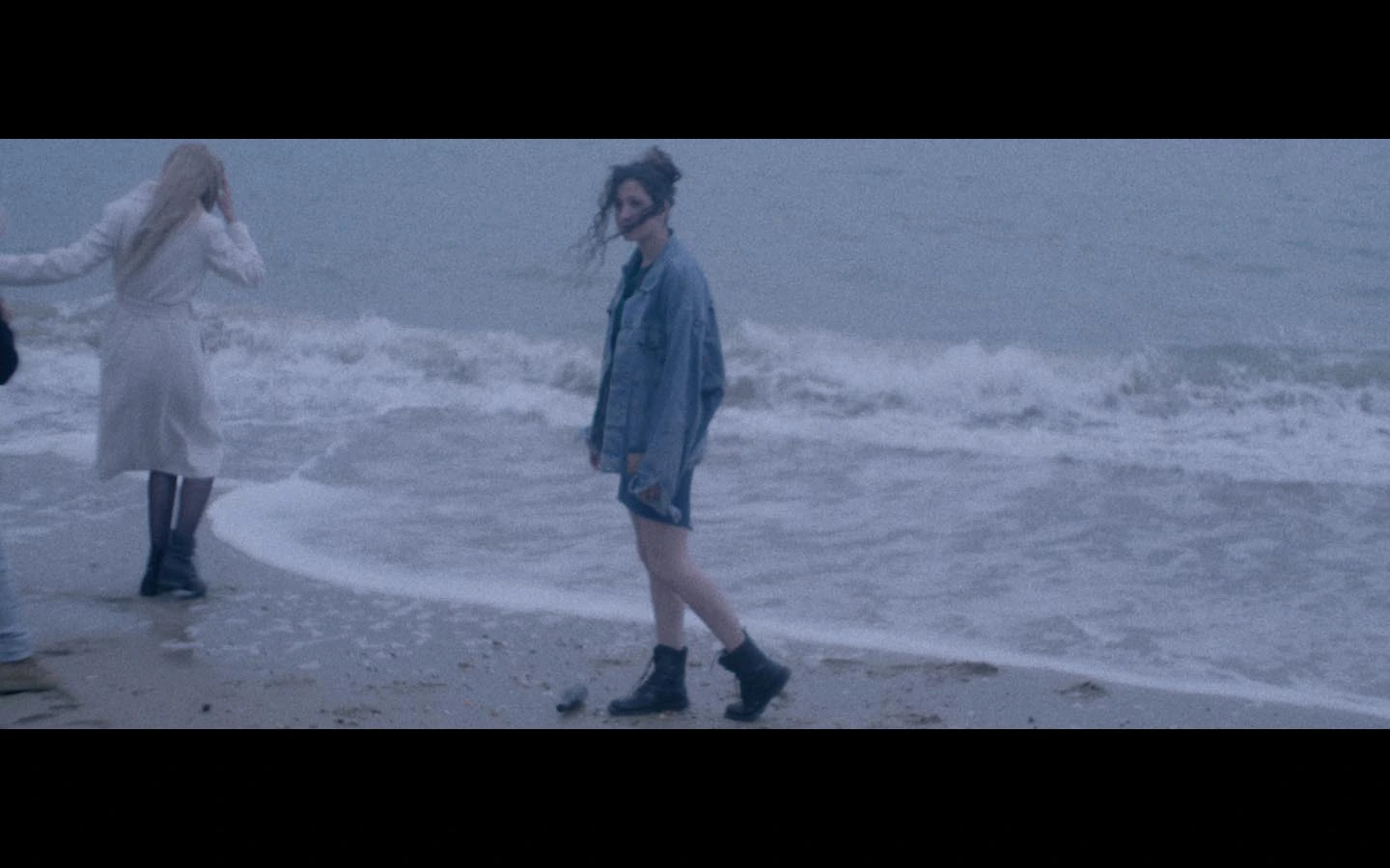 Oh Phelia, What Have You Done, short film directed by Ananda Siml. Cinematography by Anibal Castaño, still 3