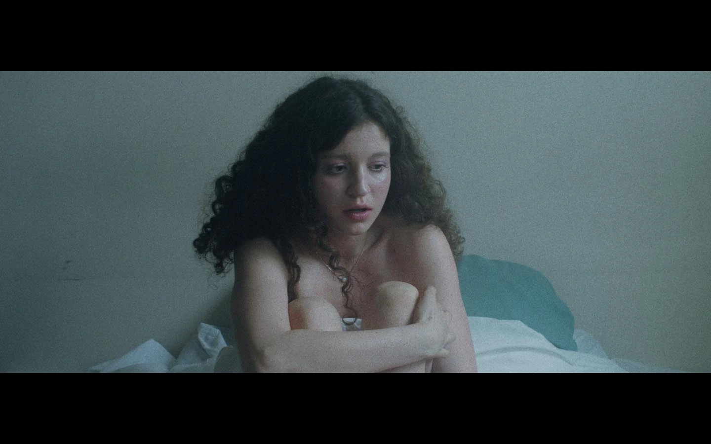 Oh Phelia, What Have You Done, short film directed by Ananda Siml. Cinematography by Anibal Castaño, still 28