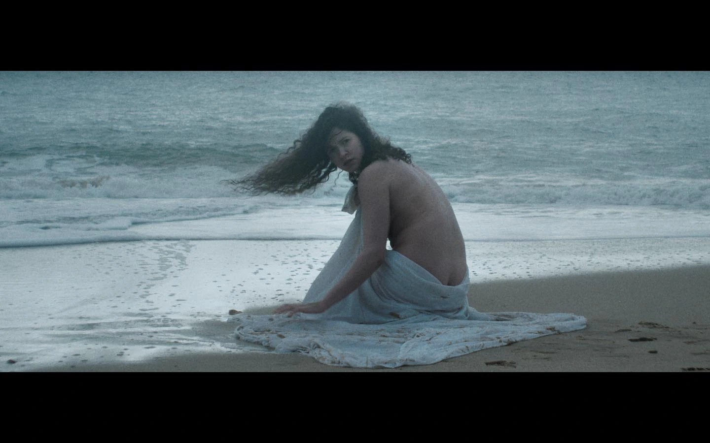 Oh Phelia, What Have You Done, short film directed by Ananda Siml. Cinematography by Anibal Castaño, still 10