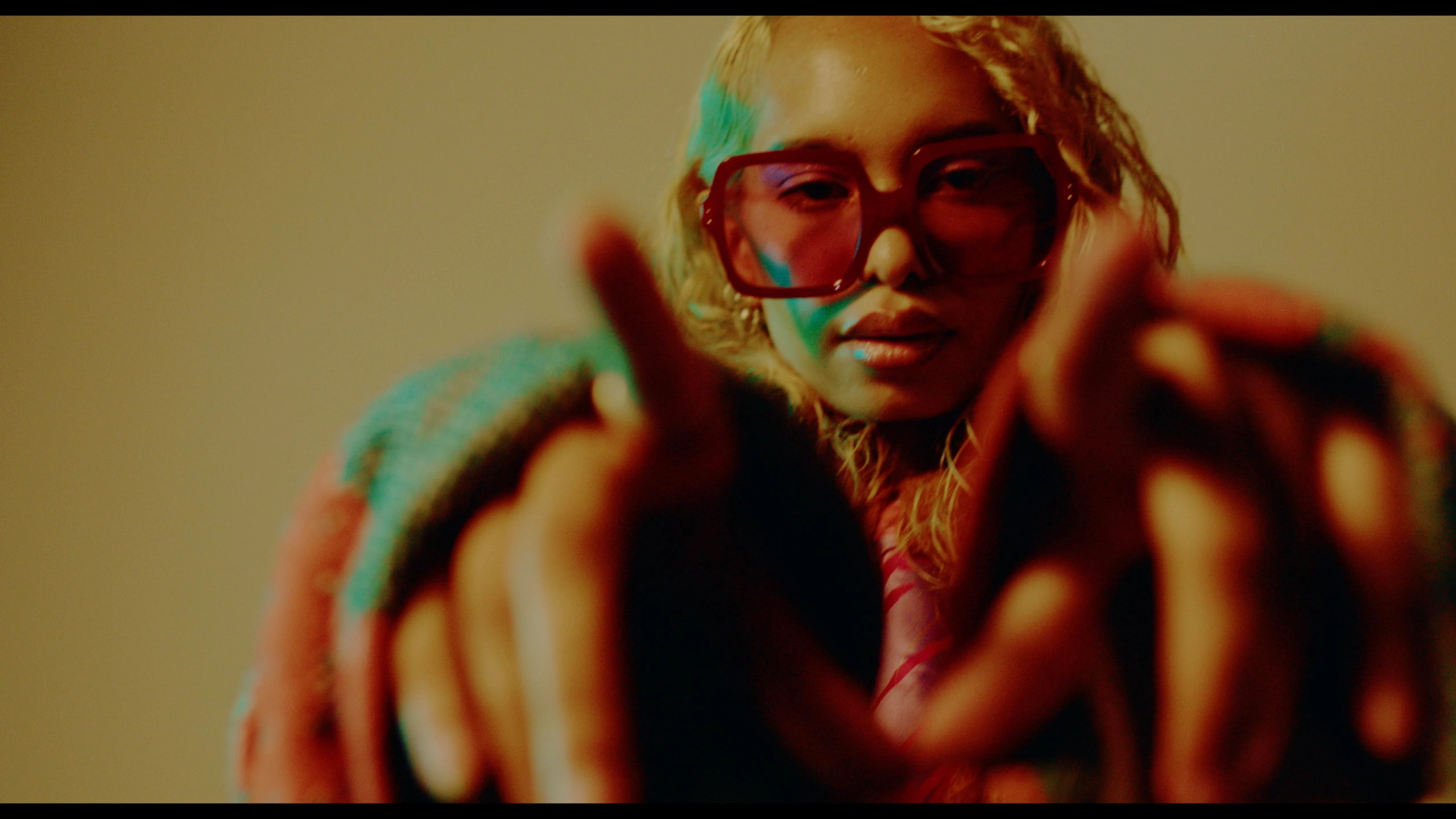 On the Hunt, fashion film directed by Anibal Castaño. Cinematography by Anibal Castaño, still 18