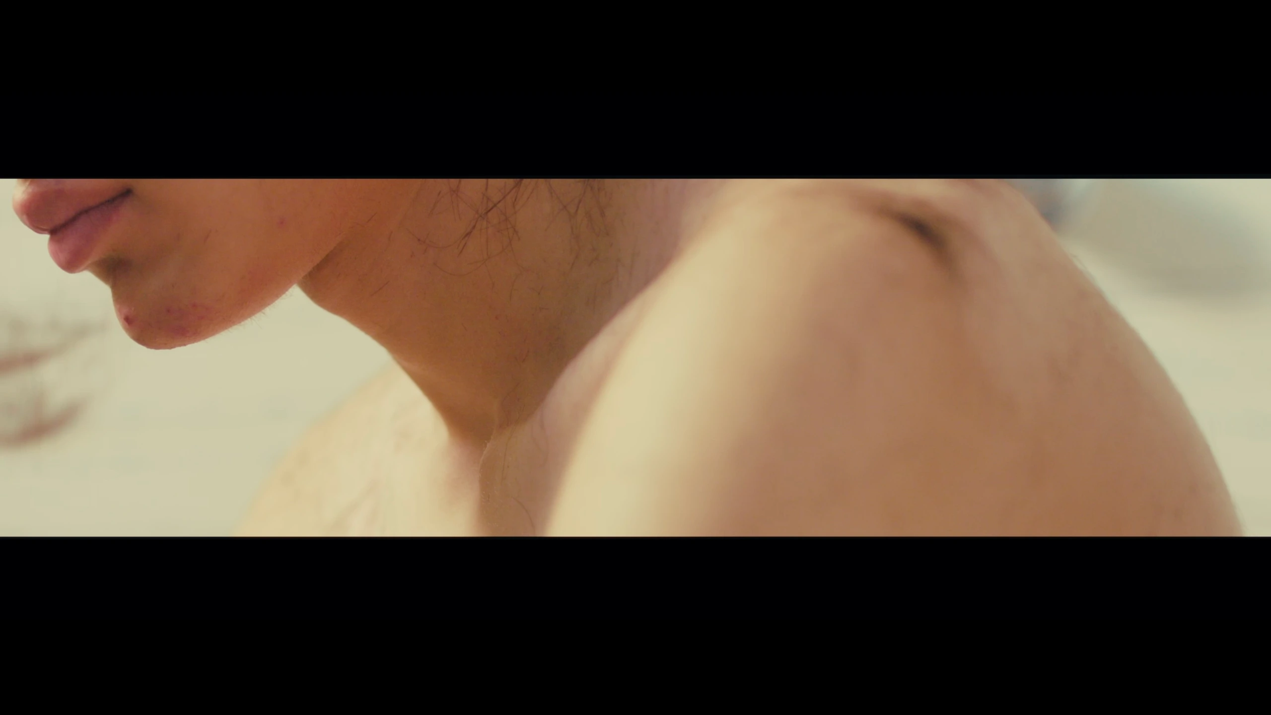 To Peel A Tangerine, short film directed by Valeria Martínez. Cinematography by Anibal Castaño, still 3
