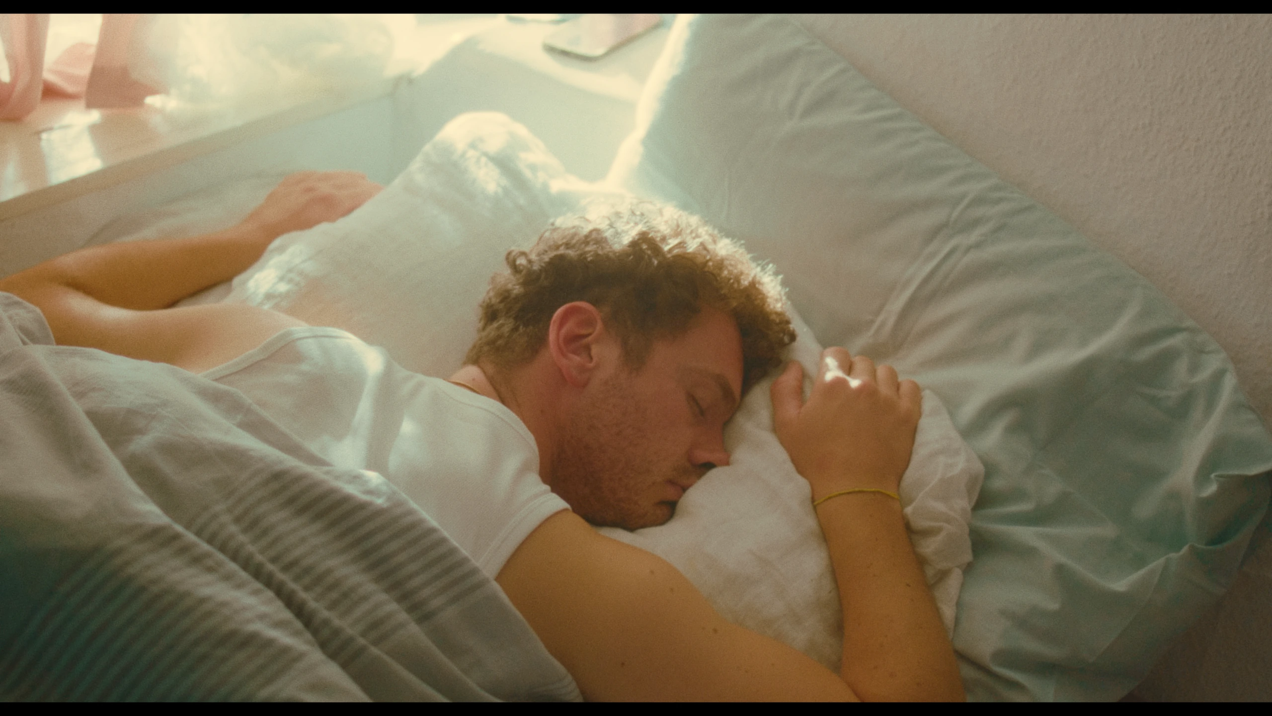 Sweet Spot, short film directed by Ananda Siml. Cinematography by Anibal Castaño, still 26