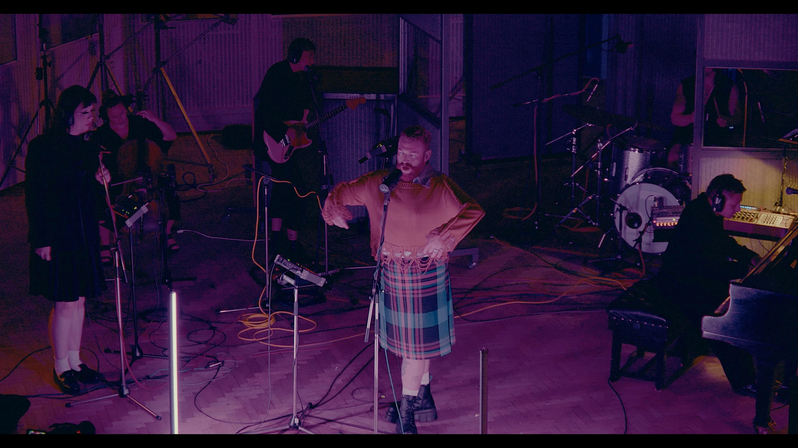 Street Violence — Tom Rasmussen, live performance directed by Joseph Wilson. Cinematography by Anibal Castaño, still 9