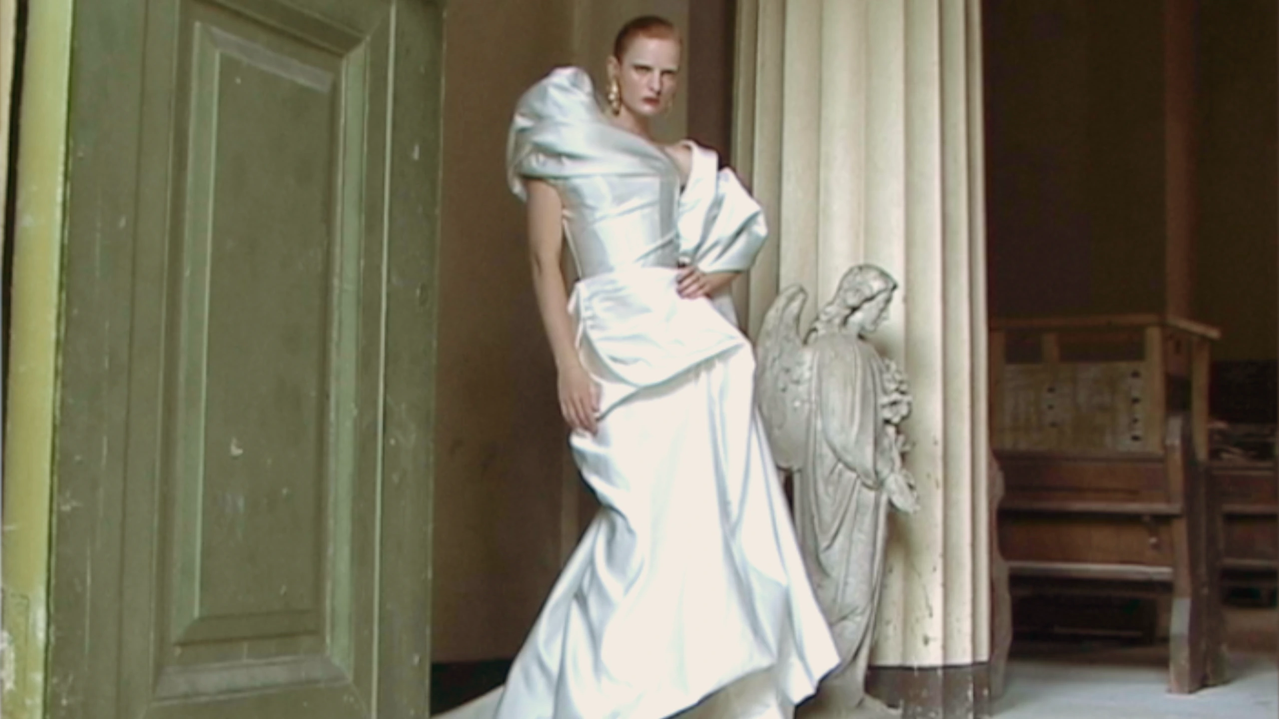 Vivienne Westwood — Bridals 2025 Couture, fashion campaign. Cinematography by Anibal Castaño, still 6